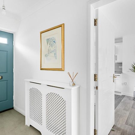 Luxurious 3 Bed House With Free Parking, Close To The Train Station & Town Braintree Esterno foto