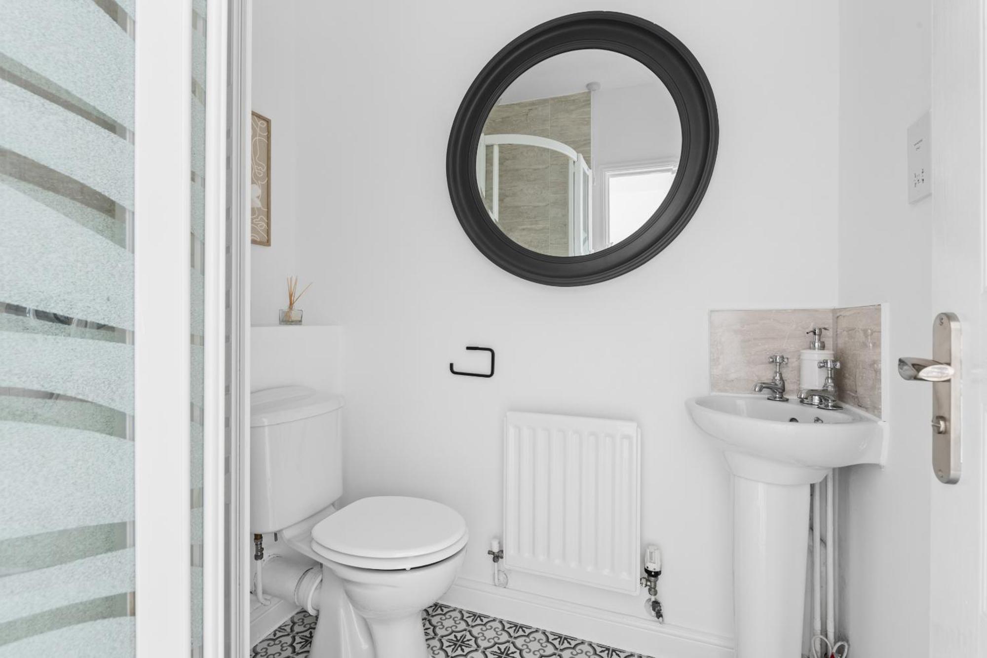 Luxurious 3 Bed House With Free Parking, Close To The Train Station & Town Braintree Esterno foto